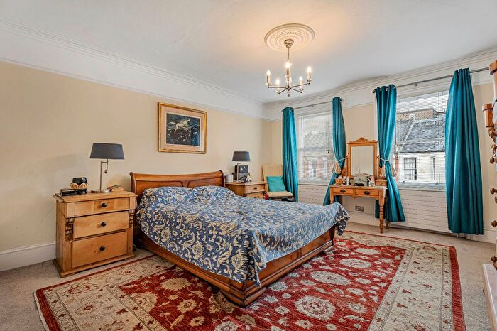 5 Bedroom Detached House To Rent In The Vineyard, Richmond, TW10