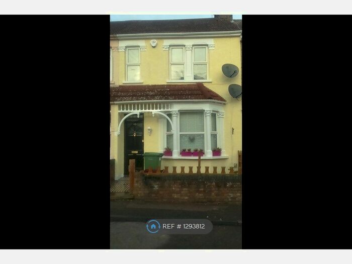 3 Bedroom Terraced House To Rent In Thornton Road, Belvedere DA17