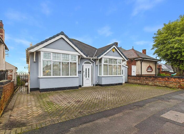 3 Bedroom Detached House For Sale In Oakdale Road, Nottingham, NG3