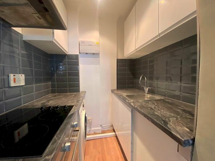 2 Bedroom Flat To Rent In Inverness Terrace, London W2