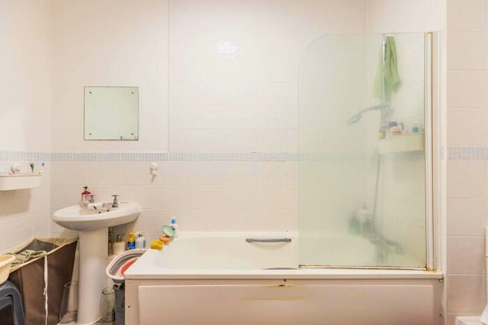 1 Bedroom Flat To Rent In Manilla Street, Canary Wharf, London, E14