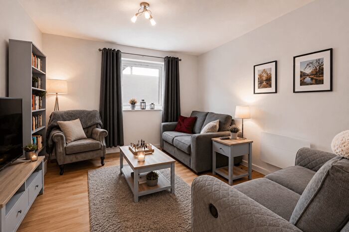 2 Bedroom Flat For Sale In Richmond Road, ME7