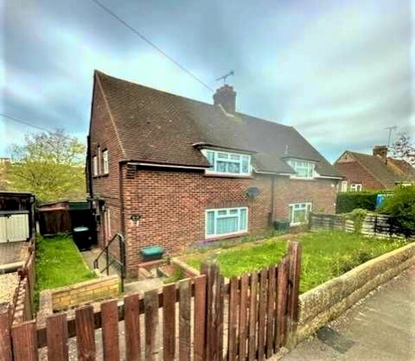 3 Bedroom Semi-Detached House To Rent In St. Georges Crescent, Gravesend, DA12