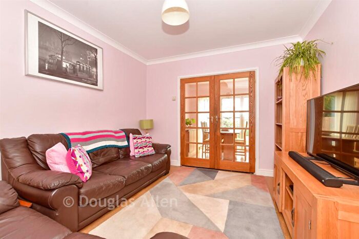 3 Bedroom Terraced House For Sale In Ilfracombe Gardens, Chadwell Heath, Essex, RM6