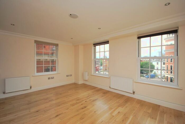 2 Bedroom Flat To Rent In Constable Mews Bromley, BR1