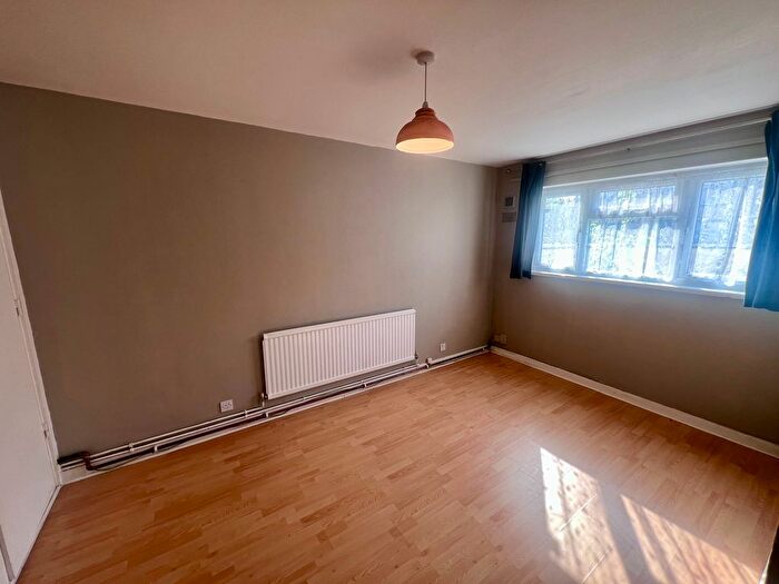1 Bedroom Maisonette To Rent In St. Helen Close, Uxbridge, UB8