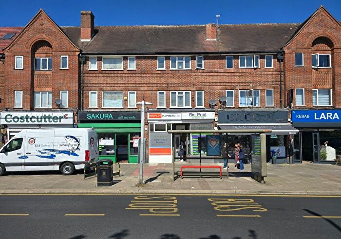 3 Bedroom Flat For Sale In A Addington Road, West Wickham, Kent, BR4
