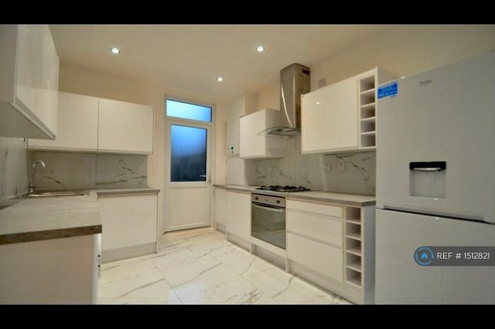 3 Bedroom Terraced House To Rent In Poplar Road, London, SE24