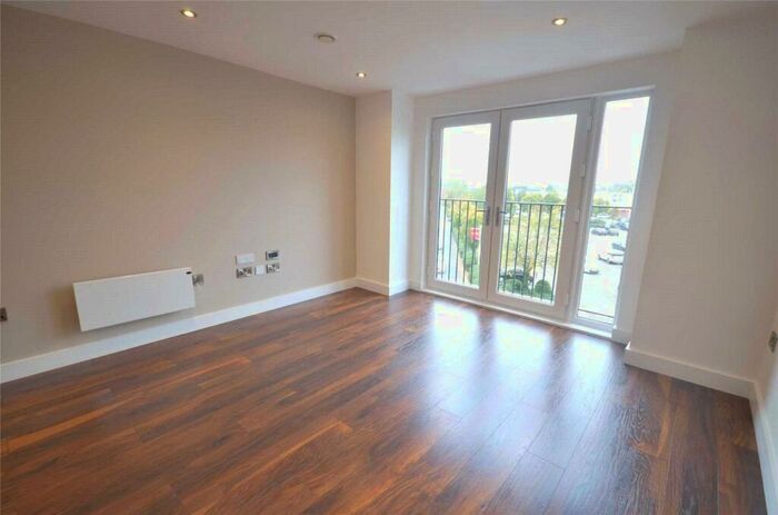 1 Bedroom Apartment To Rent In Wilburn Basin, Salford, Greater Manchester, M5