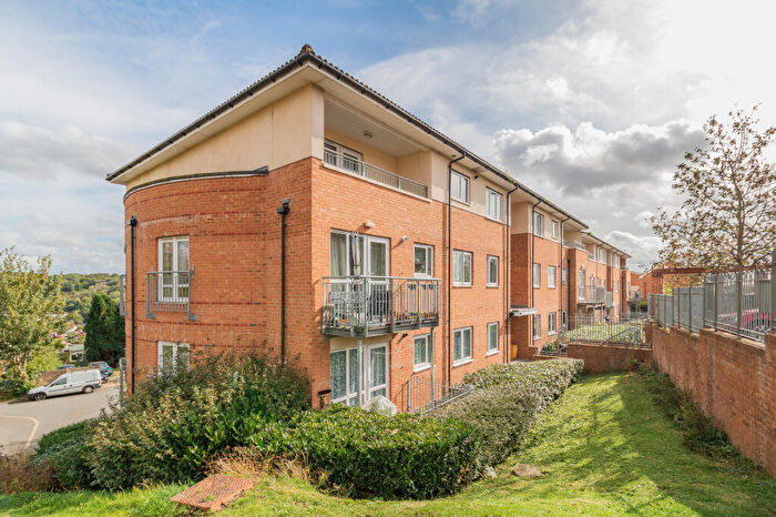 1 Bedroom Apartment For Sale In Windrush Drive, High Wycombe, Buckinghamshire, HP13