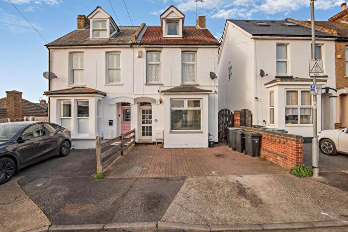 3 Bedroom Semi Detached House For Sale In Park Road, Gravesend, DA11