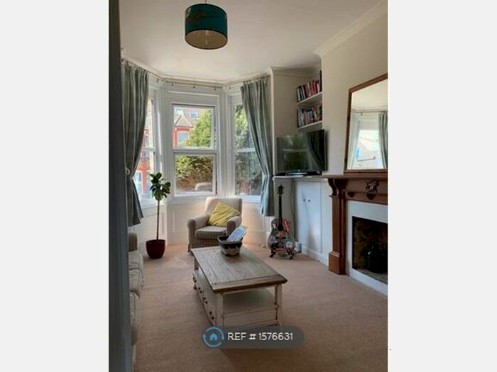 2 Bedroom Maisonette To Rent In Crescent Road, Ramsgate, CT11