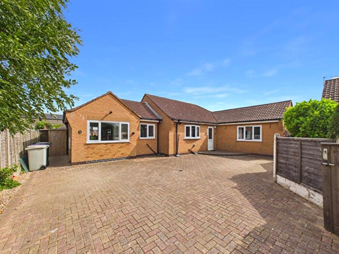 3 Bedroom Detached Bungalow For Sale In Queens Road, Sutton-On-Sea, LN12