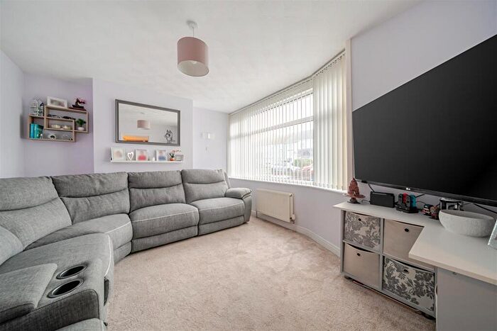 3 Bedroom End Of Terrace House For Sale In St Michaels Grove, Fareham, Hampshire, PO14