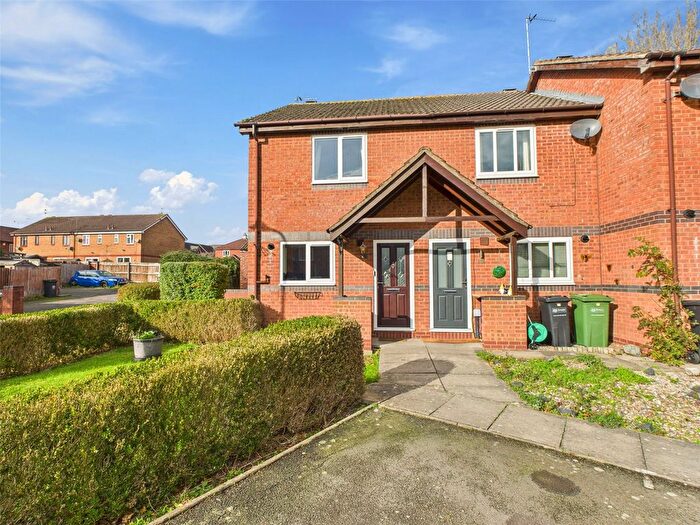 2 Bedroom End Terrace House For Sale In Burgess Close, Worcester, Worcestershire, WR4