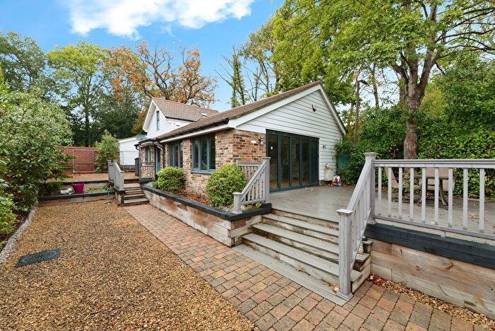 3 Bedroom Bungalow For Sale In Lingmere Close, Chigwell, Essex, IG7