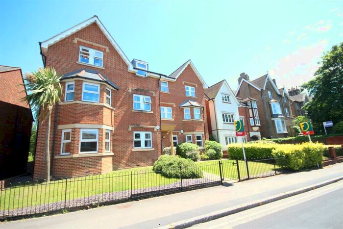 2 Bedroom Flat To Rent In Stoke Road, Guildford, GU1