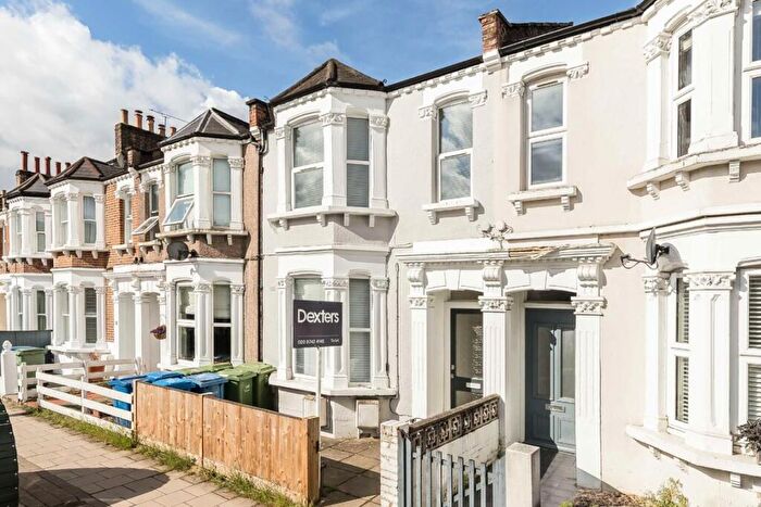2 Bedroom Flat To Rent In Ivydale Road, Nunhead, SE15