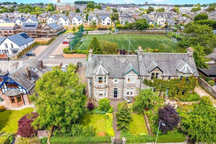 4 Bedroom Semi-Detached House To Rent In Bonnington Avenue, Lanark, ML11