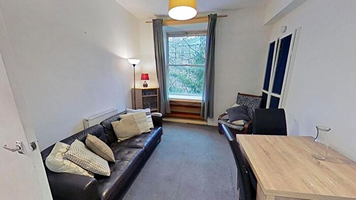 2 Bedroom Flat To Rent In Caledonian Road, Edinburgh, EH11