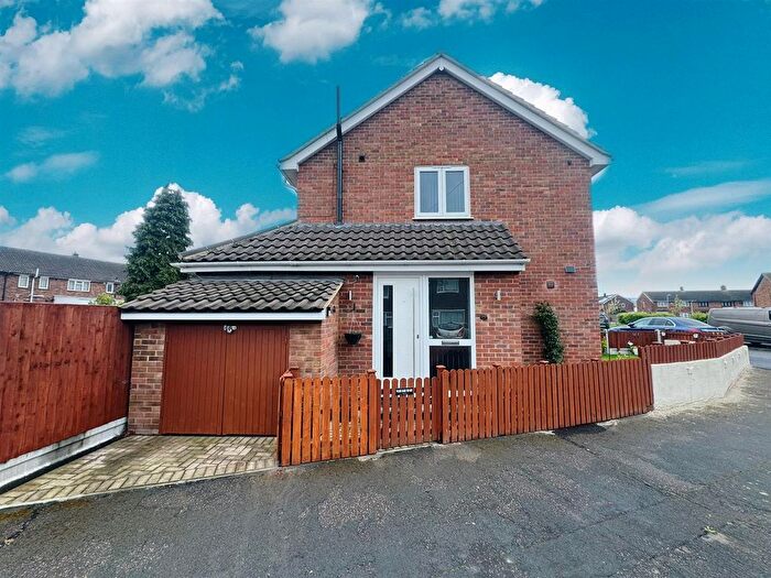 2 Bedroom End Of Terrace House For Sale In Sabina Road, Chadwell St Mary, RM16