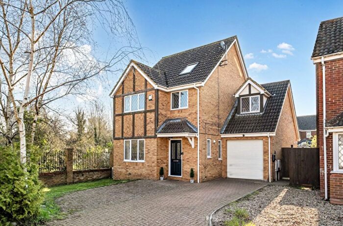 5 Bedroom Detached House For Sale In Lindisfarne Priory, Bedford, MK41