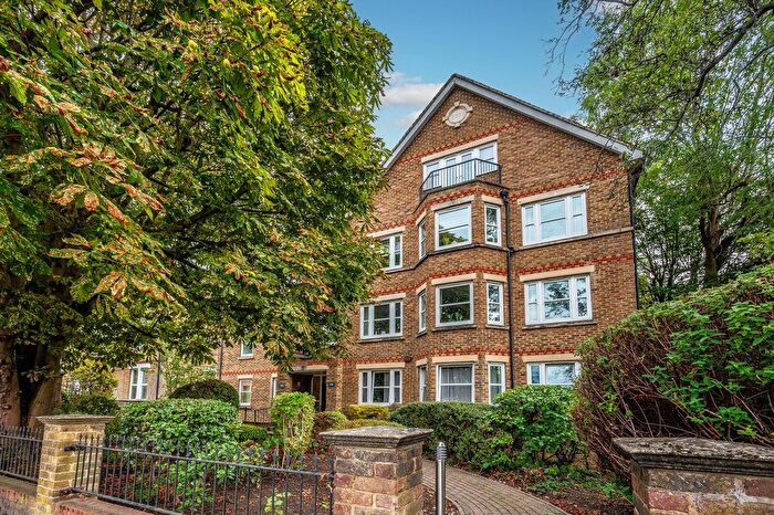 2 Bedroom Flat To Rent In Widmore Road, Bromley, BR1