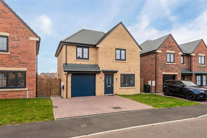 4 Bedroom Detached House For Sale In Winder Drive, Hazlerigg, NE13