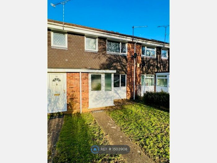 3 Bedroom Semi-Detached House To Rent In Cambria Drive, Dibden, Southampton, SO45