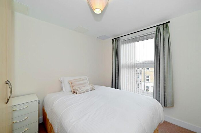 2 Bedroom Apartment To Rent In Highbury Drive, Leatherhead, KT22