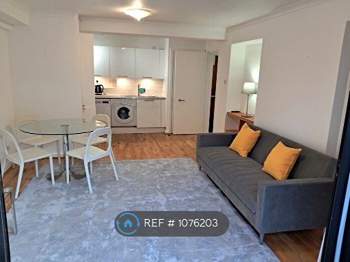 1 Bedroom Flat To Rent In Waterloo Gardens, London, N1
