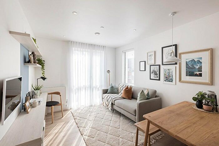 1 Bedroom Flat For Sale In Addiscombe Grove, Croydon, CR0