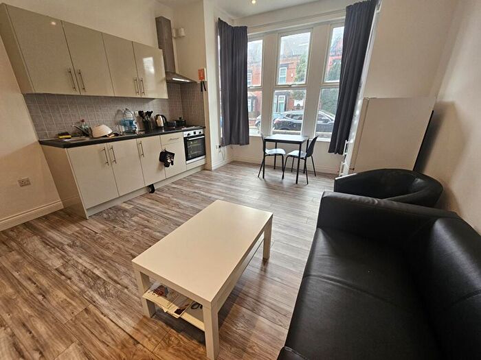 1 Bedroom Flat To Rent In Estcourt Terrace, Leeds, LS6