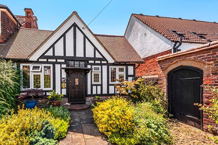 2 Bedroom House To Rent In Lower Manor Road, Godalming, GU7