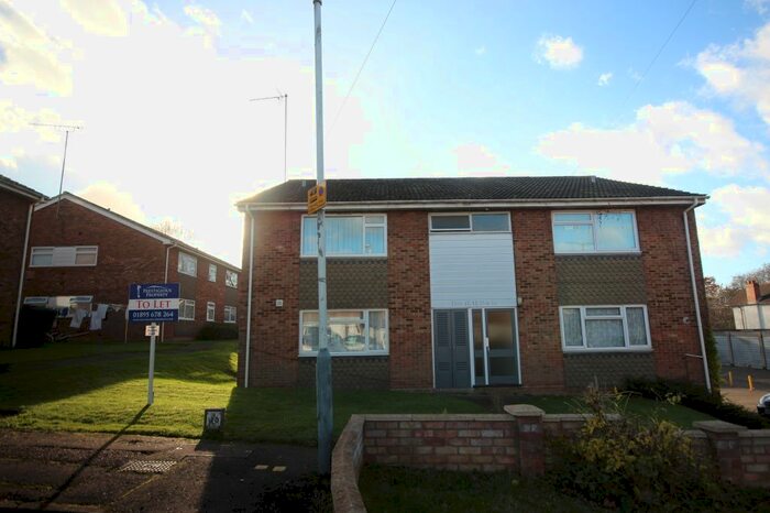2 Bedroom Flat To Rent In Finians Close, Uxbridge, UB10