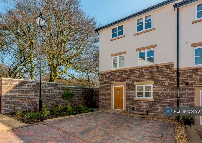 4 Bedroom End Of Terrace House To Rent In Aspen Close, Bolton, BL1