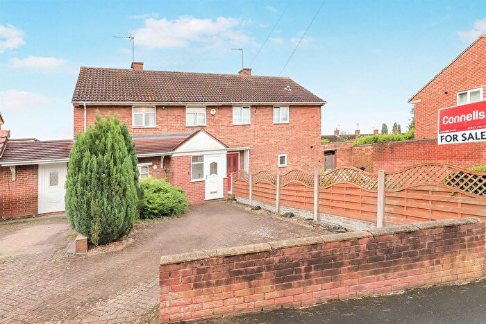 3 Bedroom Semi-detached House For Sale In Shepherd Drive, Willenhall, WV12