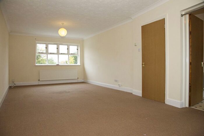 2 Bedroom Flat To Rent In Kingston Road, London, SW20