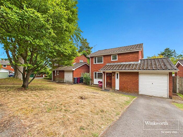 3 Bedroom Detached House To Rent In Cedarwood Crescent, Caversham, Reading, Berkshire, RG4