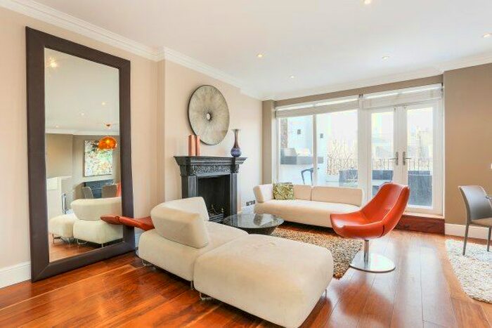 3 Bedroom Maisonette To Rent In Nevern Square, London, SW5