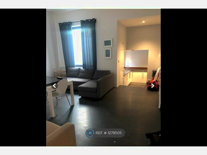 Studio To Rent In Argyle Square, London WC1H