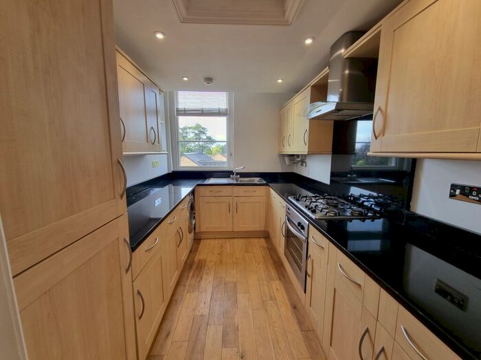 2 Bedroom Flat To Rent In College Road, Bath, BA1