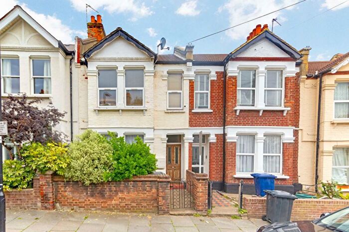 1 Bedroom Flat To Rent In Berrymead Gardens, Acton, W3