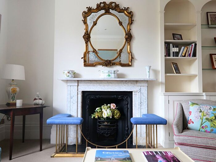 5 Bedroom Town House To Rent In Paultons Square, Chelsea, London, SW3