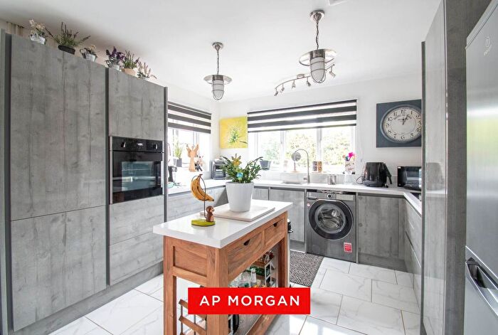 3 Bedroom Bungalow For Sale In Fennel Road, Brierley Hill, West Midlands, DY5