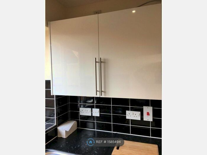 2 Bedroom Flat To Rent In Sheppard Drive, London, SE16