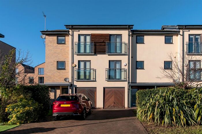 4 Bedroom Terraced House To Rent In Thirleby Road, London, NW7