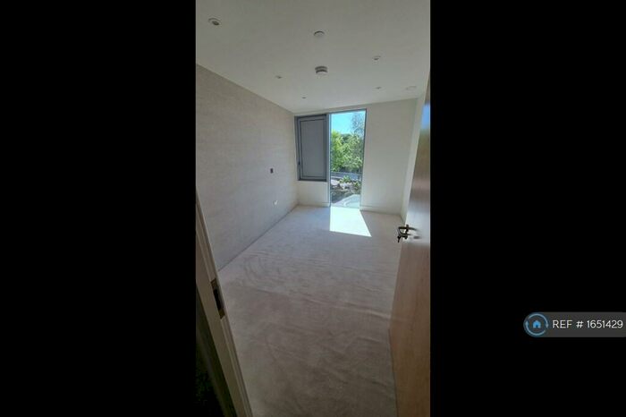 1 Bedroom Flat To Rent In Halo Tower, London, E15