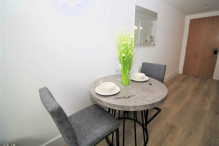 Studio To Rent In London Road, Town Centre, RH10