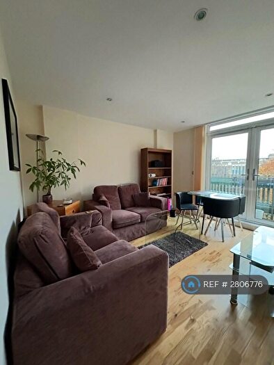 3 Bedroom Flat To Rent In Wharf Lane, London, E14